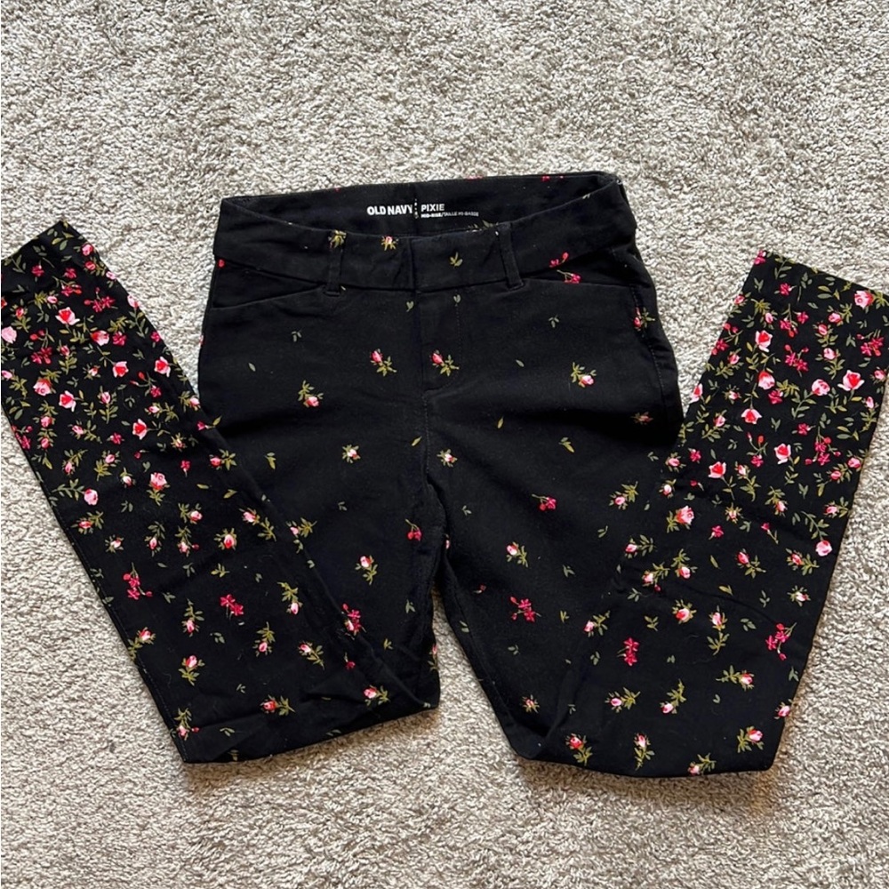 Old Navy XS Black Pixie Pants
